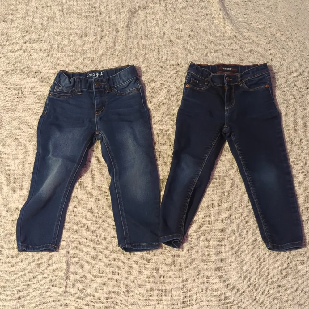 Pair of 3T Girl Jeans - Picture 5 of 8